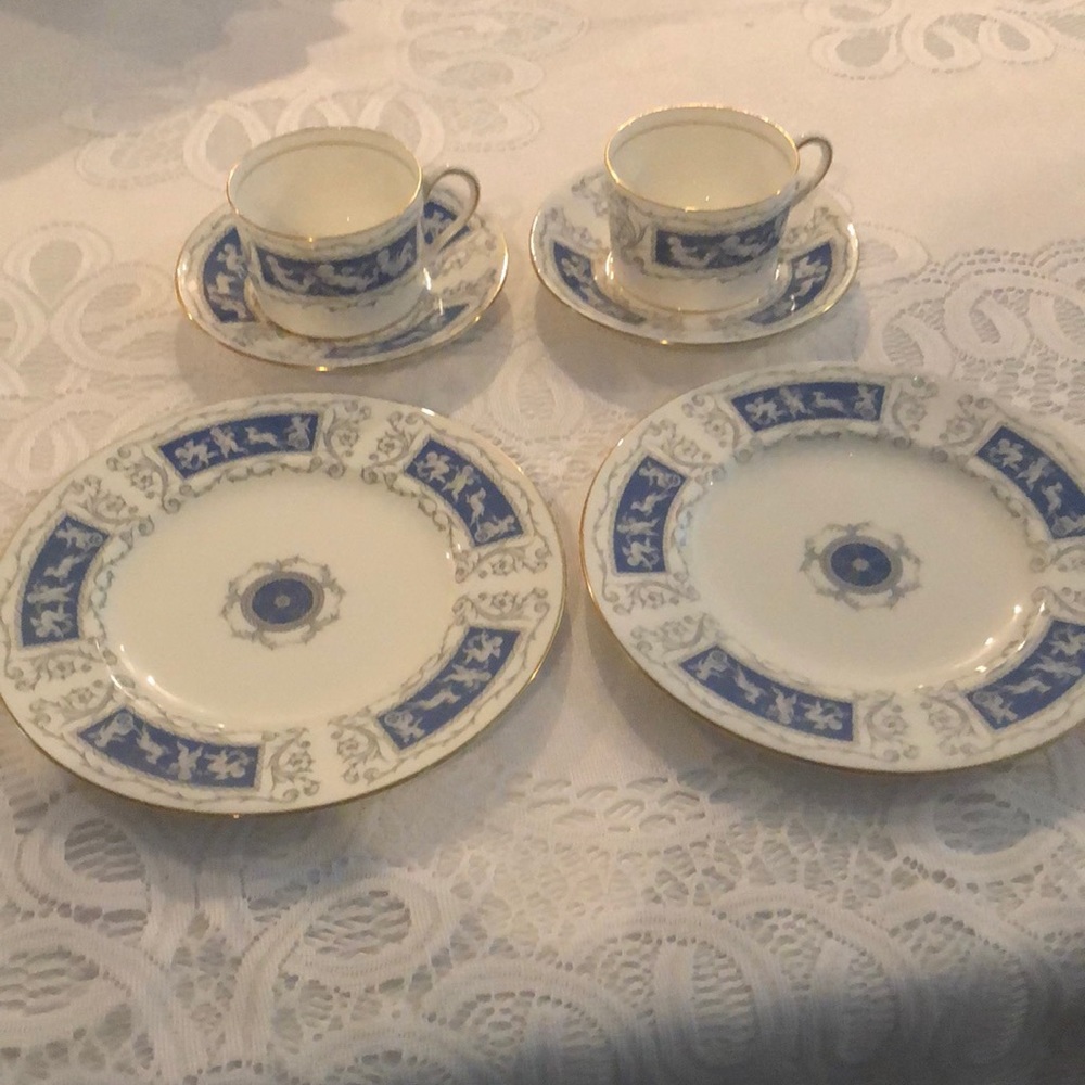 Bridgerton coffee cup/saucers  for 2 from tv series